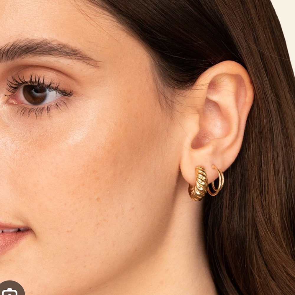 Mejuri croissant dome earrings